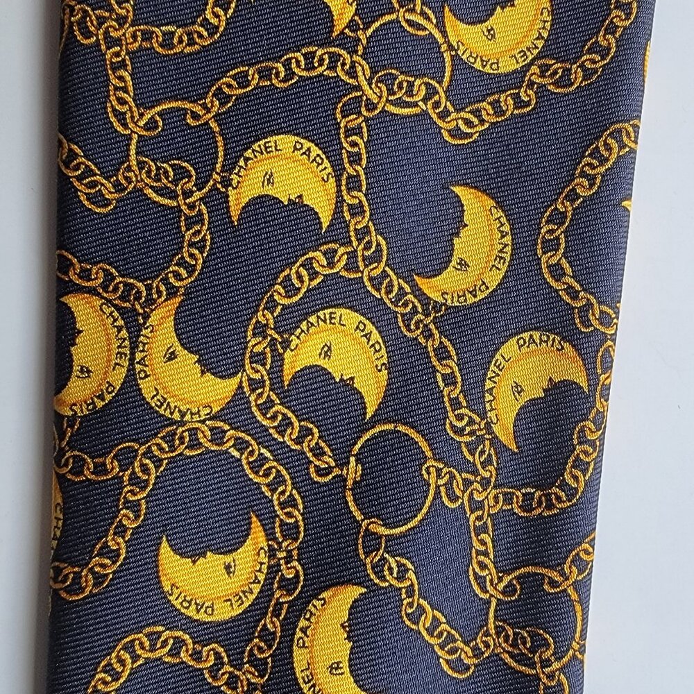 CHANEL Men's Vintage Tie 100% Silk Made in Italy Black Moon & Chain Authentic - Picture 4 of 5